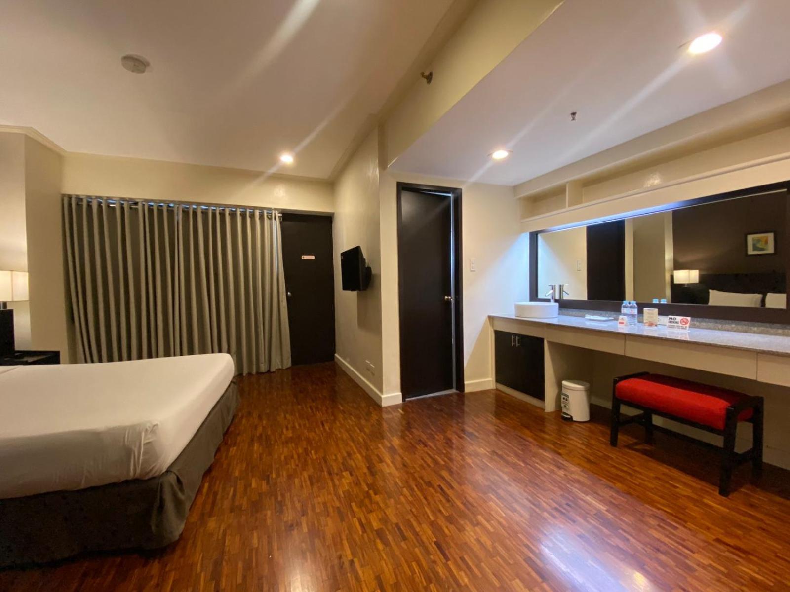 Copacabana Apartment Hotel Pasay Ngoại thất bức ảnh